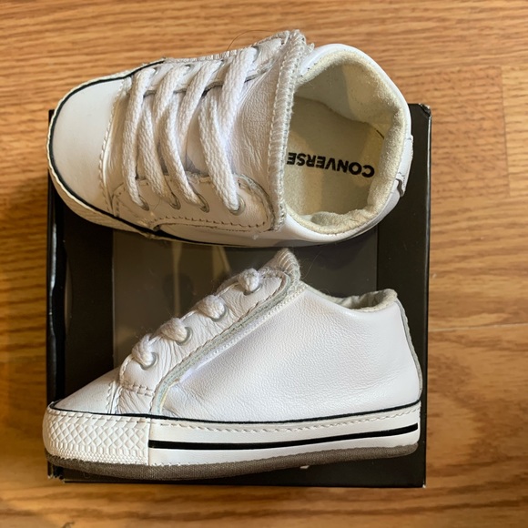 Converse crib shoes - Picture 3 of 4